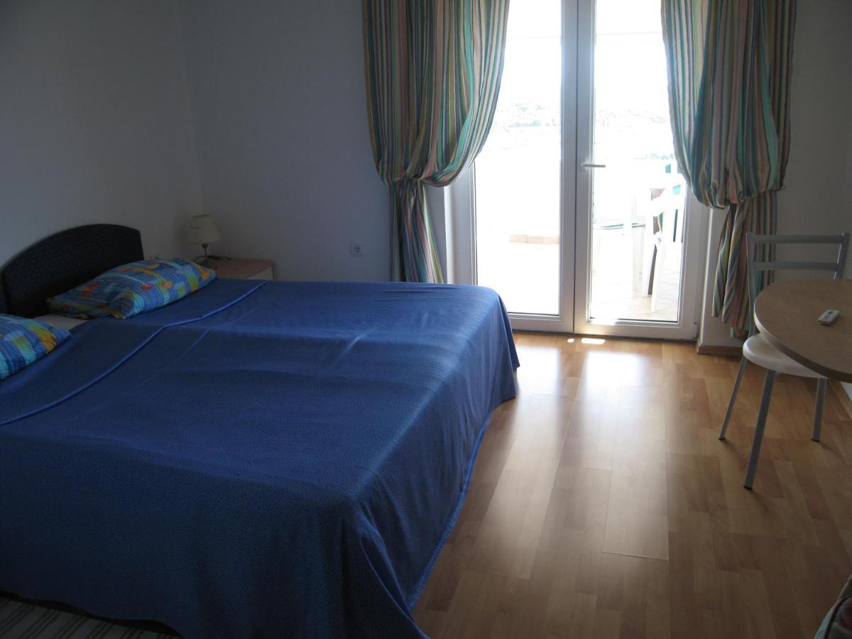 Zimmer F2 Appartement Pula Buitenkant foto